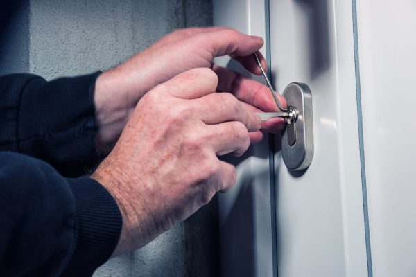 Сервис по работе с замками и дверями: что делать, если потерялся ключ